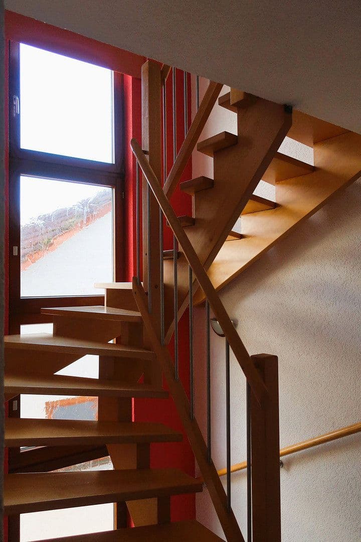 Prodej domu 194 m², pozemek 275 m², Mundelsheim, Bádensko-Württembersko Prodej domu 194 m², pozemek 275 m², Mundelsheim, Bádensko-Württembersko