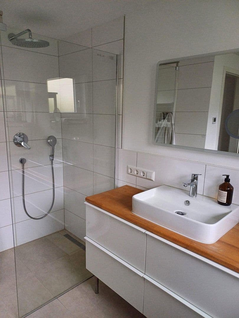 Pronájem bytu 4+kk 100 m², Tamm, Bádensko-Württembersko Pronájem bytu 4+kk 100 m², Tamm, Bádensko-Württembersko