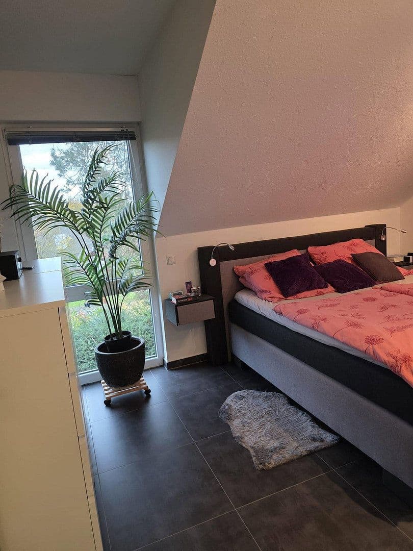 Prodej domu 110 m², pozemek 535 m², Hannoversche Straße 67B, Isernhagen, Dolní Sasko Prodej domu 110 m², pozemek 535 m², Hannoversche Straße 67B, Isernhagen, Dolní Sasko