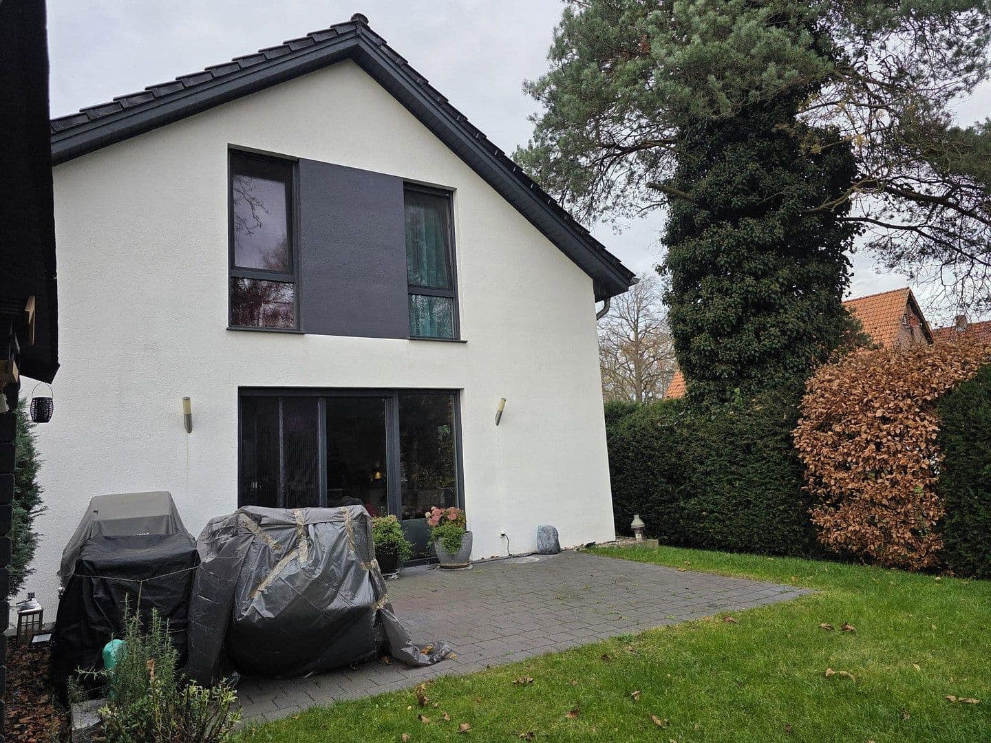 Prodej domu 110 m², pozemek 535 m², Hannoversche Straße 67B, Isernhagen, Dolní Sasko Prodej domu 110 m², pozemek 535 m², Hannoversche Straße 67B, Isernhagen, Dolní Sasko