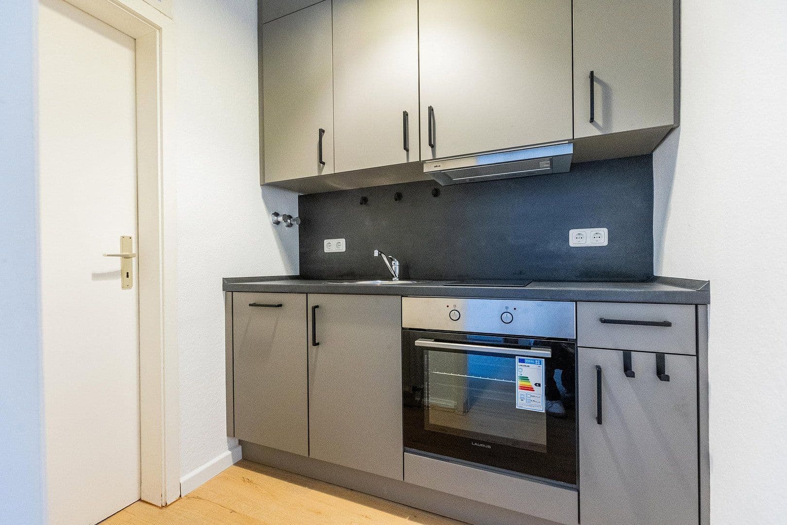 Pronájem bytu 2+1 42 m², Wiesbaden, Hessen Pronájem bytu 2+1 42 m², Wiesbaden, Hessen