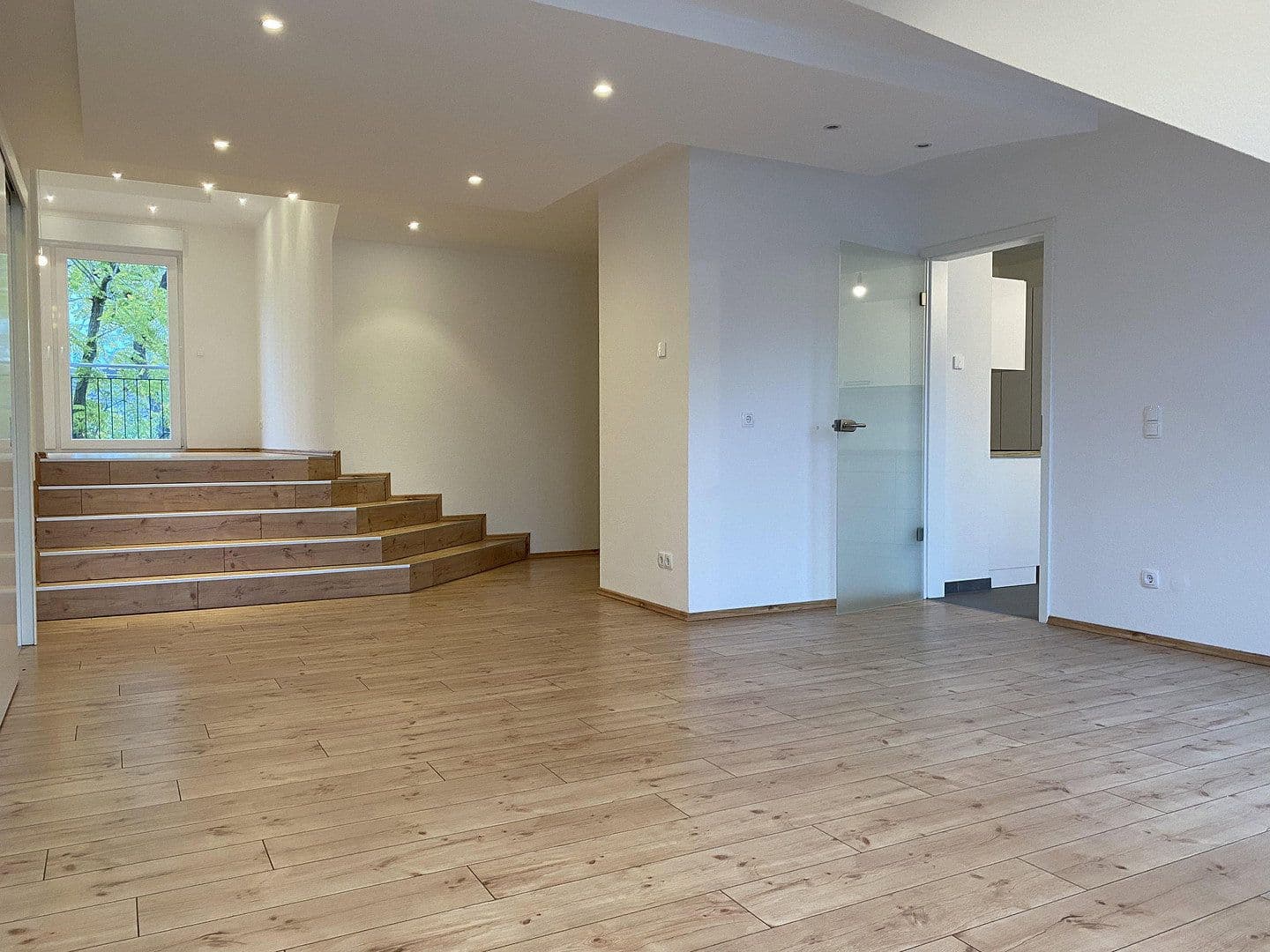 Pronájem bytu 4+1 133 m², Gerauer Straße 50c, Frankfurt am Main, Hessen Pronájem bytu 4+1 133 m², Gerauer Straße 50c, Frankfurt am Main, Hessen
