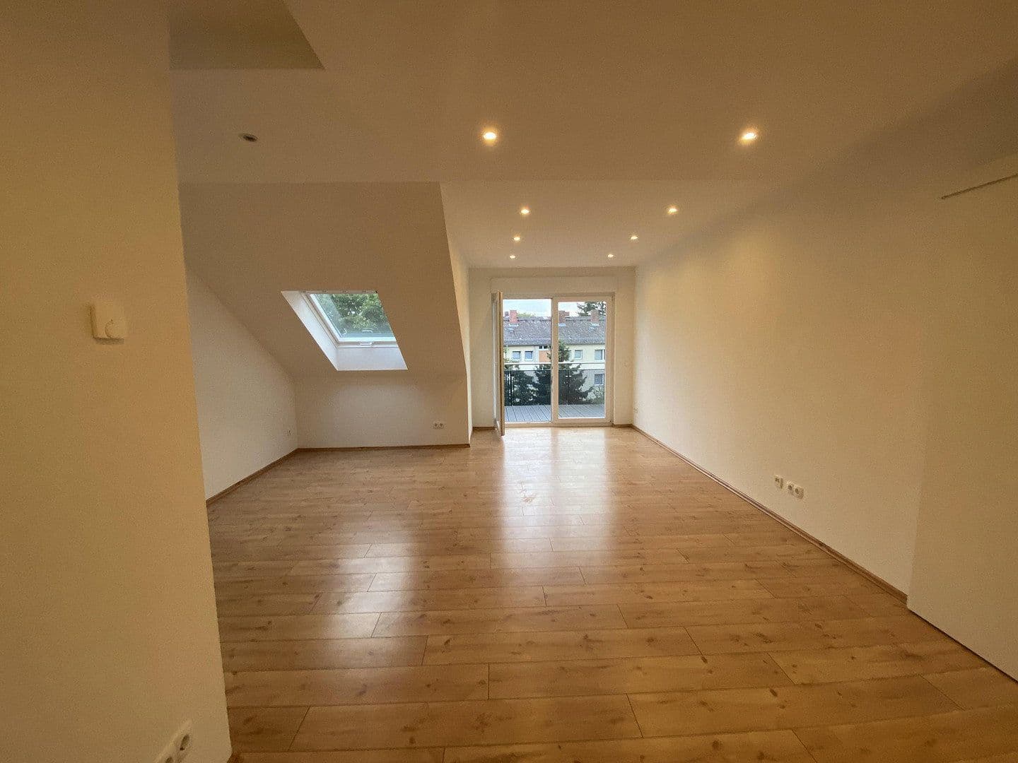 Pronájem bytu 4+1 133 m², Gerauer Straße 50c, Frankfurt am Main, Hessen Pronájem bytu 4+1 133 m², Gerauer Straße 50c, Frankfurt am Main, Hessen