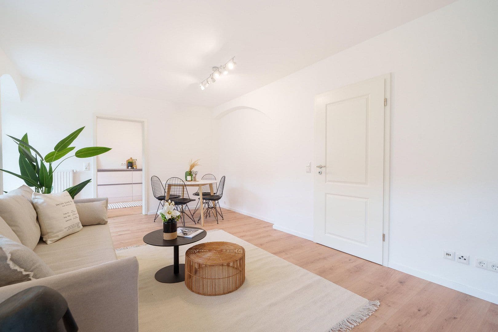Prodej bytu 4+1 92 m², Bannewitz, Sasko Prodej bytu 4+1 92 m², Bannewitz, Sasko