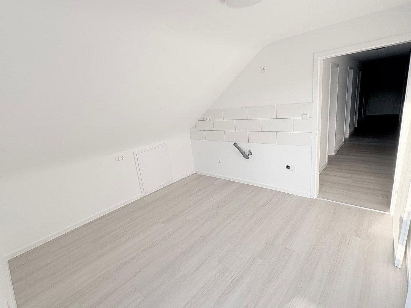 Pronájem bytu 3+kk 82 m², Deizisau, Bádensko-Württembersko Pronájem bytu 3+kk 82 m², Deizisau, Bádensko-Württembersko