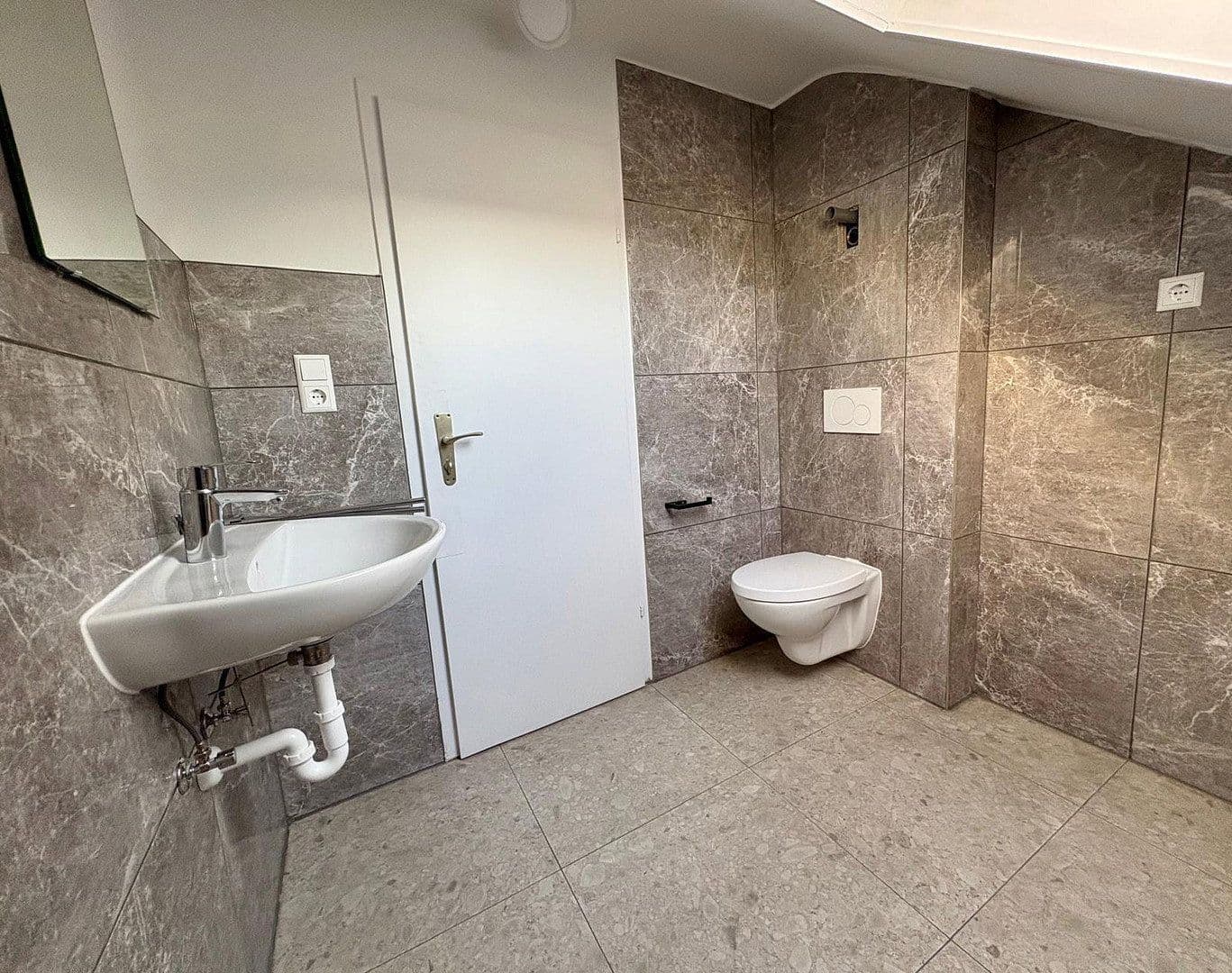 Pronájem bytu 3+kk 82 m², Deizisau, Bádensko-Württembersko Pronájem bytu 3+kk 82 m², Deizisau, Bádensko-Württembersko