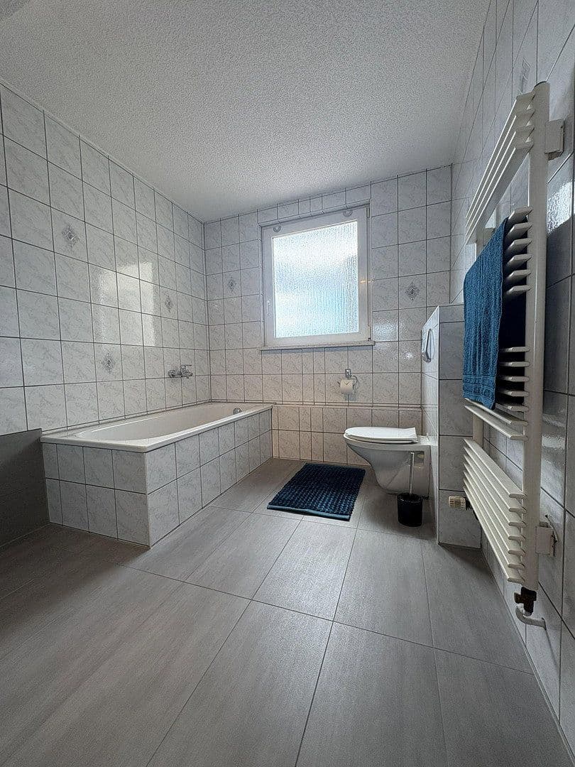 Pronájem bytu 3+1 86 m², Bahnhofstrasse 79/1, Tuttlingen, Bádensko-Württembersko Pronájem bytu 3+1 86 m², Bahnhofstrasse 79/1, Tuttlingen, Bádensko-Württembersko