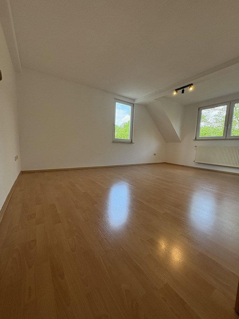 Pronájem bytu 3+1 86 m², Bahnhofstrasse 79/1, Tuttlingen, Bádensko-Württembersko Pronájem bytu 3+1 86 m², Bahnhofstrasse 79/1, Tuttlingen, Bádensko-Württembersko