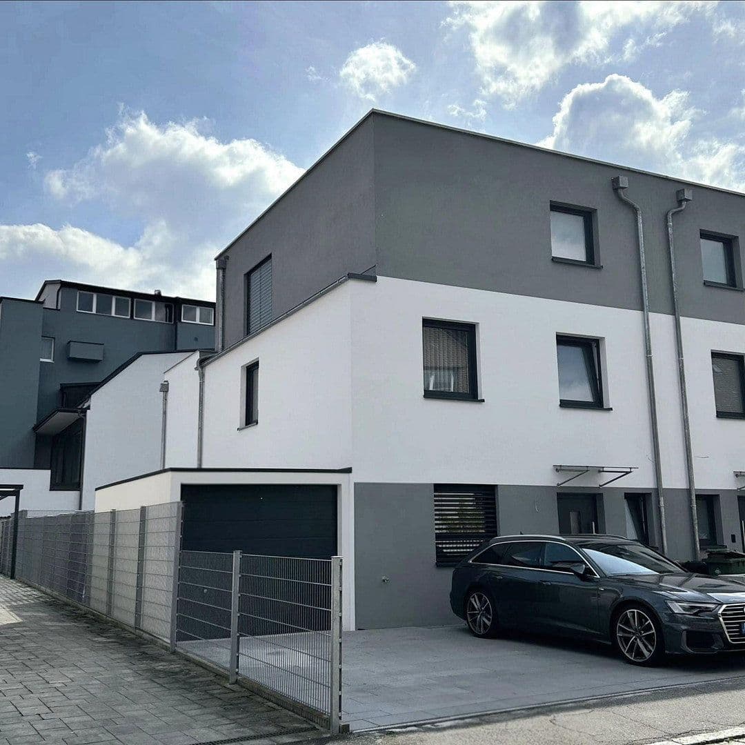 Prodej domu 185 m², pozemek 300 m², Röthenbach an der Pegnitz, Bavorsko Prodej domu 185 m², pozemek 300 m², Röthenbach an der Pegnitz, Bavorsko