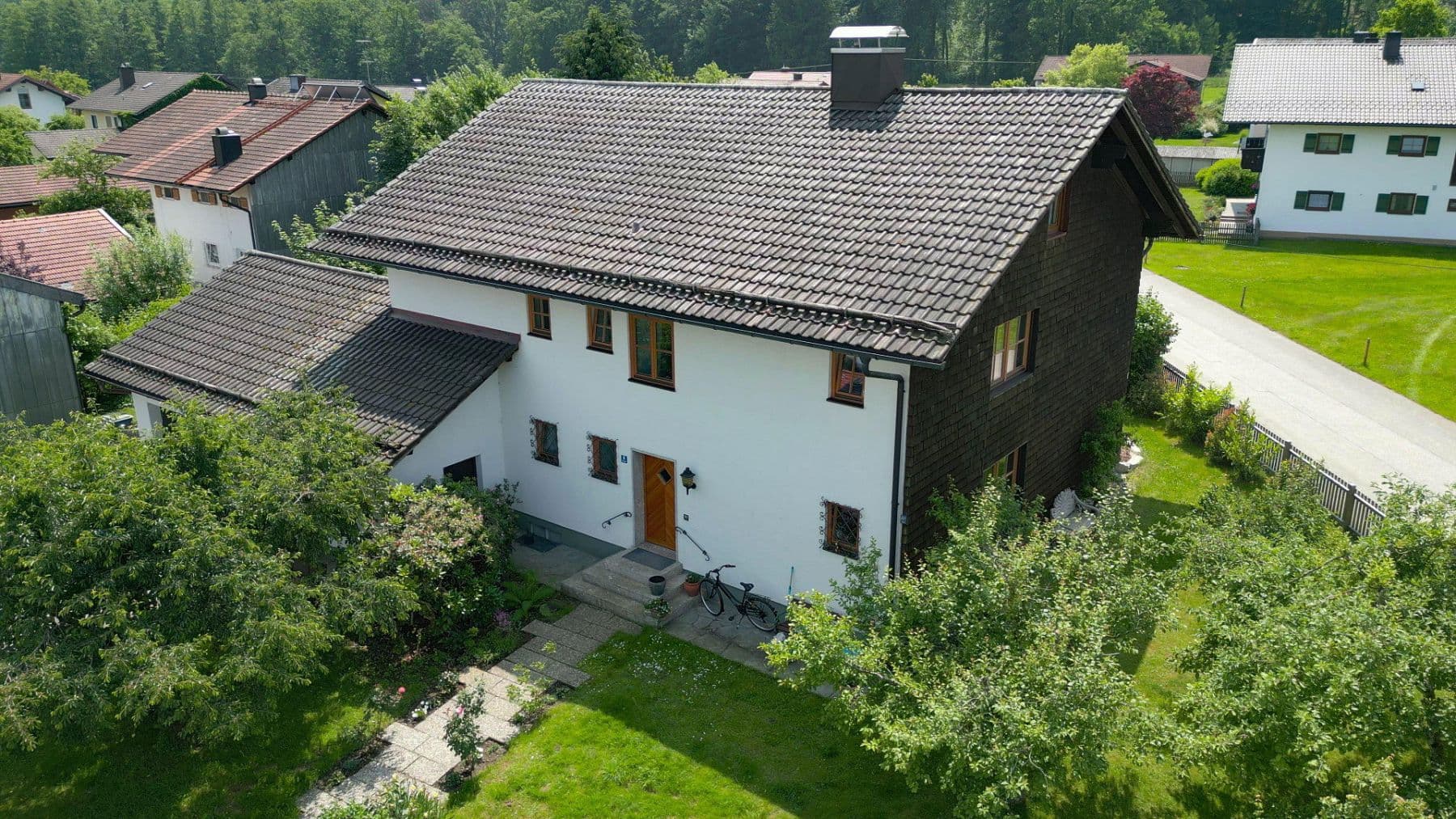 Prodej domu 209 m², pozemek 1.117 m², Frühlingstraße 8, Teisendorf, Bavorsko Prodej domu 209 m², pozemek 1.117 m², Frühlingstraße 8, Teisendorf, Bavorsko