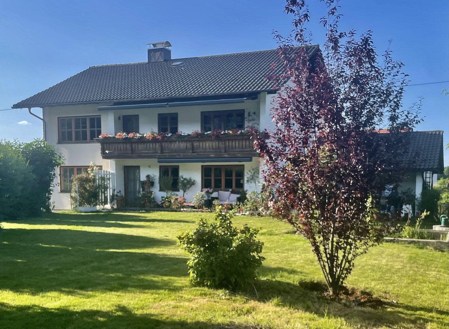 Prodej domu 209 m², pozemek 1.117 m², Frühlingstraße 8, Teisendorf, Bavorsko Prodej domu 209 m², pozemek 1.117 m², Frühlingstraße 8, Teisendorf, Bavorsko