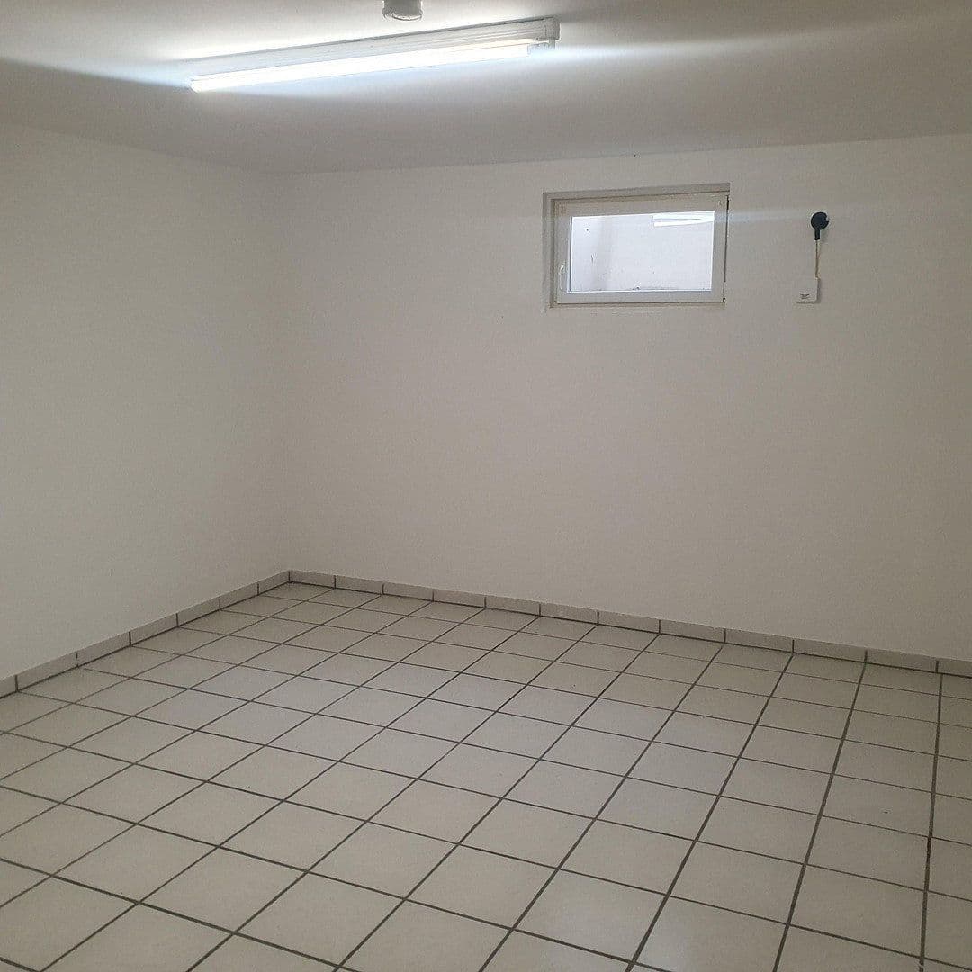 Prodej domu 125 m², pozemek 425 m², Pettenkofer Str. 21, Weichering OT Lichtenau, Bavorsko Prodej domu 125 m², pozemek 425 m², Pettenkofer Str. 21, Weichering OT Lichtenau, Bavorsko