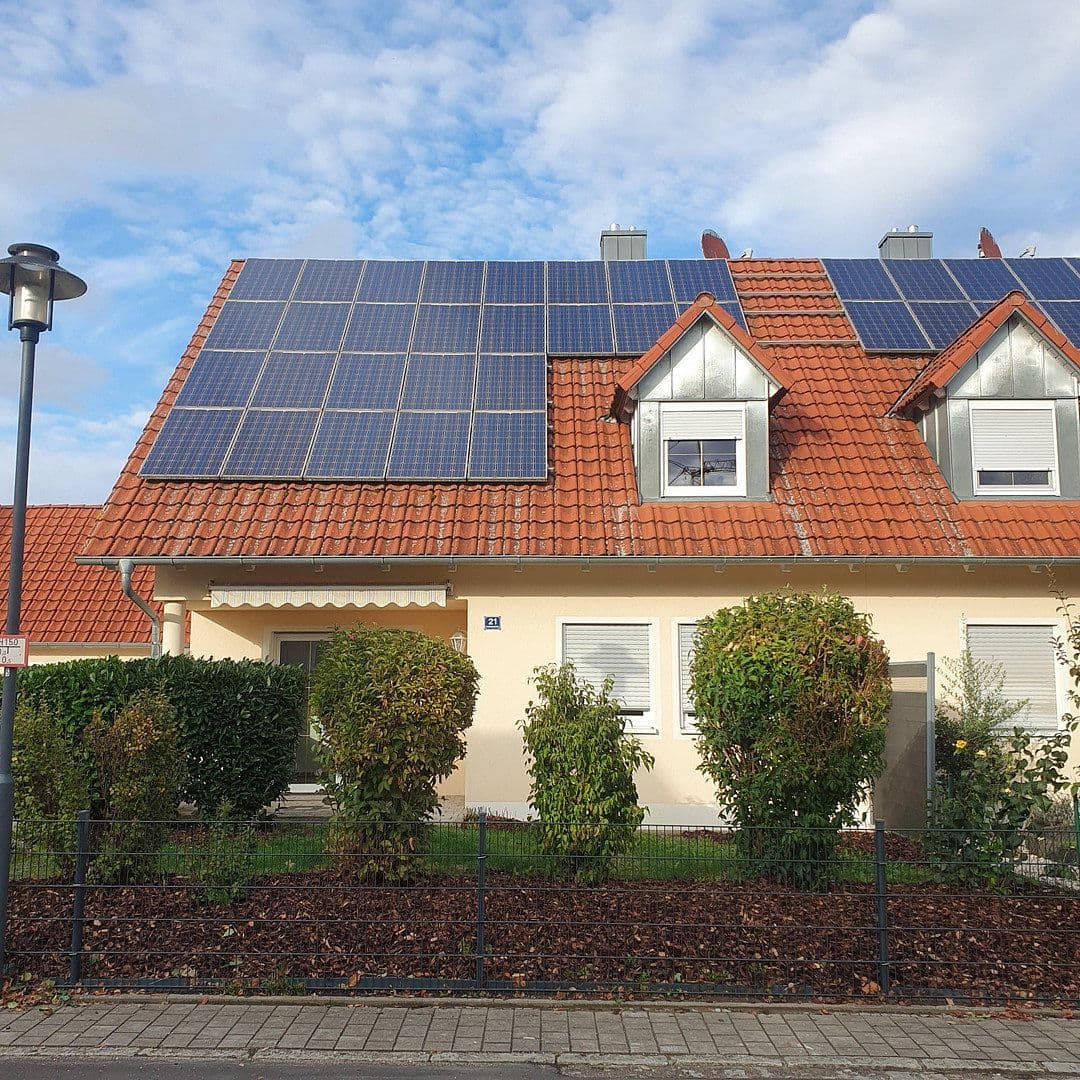 Prodej domu 125 m², pozemek 425 m², Pettenkofer Str. 21, Weichering OT Lichtenau, Bavorsko Prodej domu 125 m², pozemek 425 m², Pettenkofer Str. 21, Weichering OT Lichtenau, Bavorsko