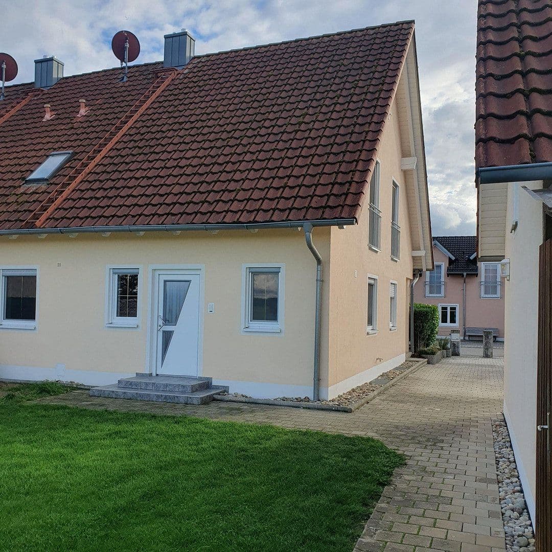 Prodej domu 125 m², pozemek 425 m², Pettenkofer Str. 21, Weichering OT Lichtenau, Bavorsko Prodej domu 125 m², pozemek 425 m², Pettenkofer Str. 21, Weichering OT Lichtenau, Bavorsko