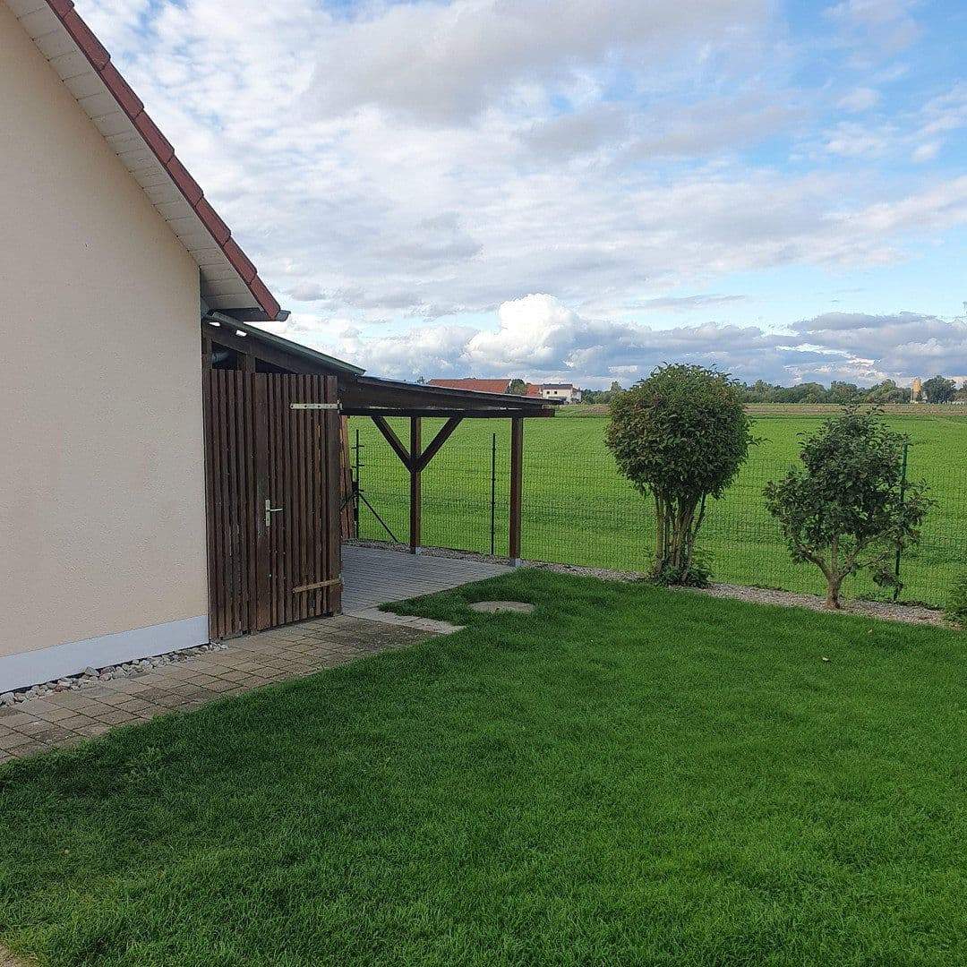 Prodej domu 125 m², pozemek 425 m², Pettenkofer Str. 21, Weichering OT Lichtenau, Bavorsko Prodej domu 125 m², pozemek 425 m², Pettenkofer Str. 21, Weichering OT Lichtenau, Bavorsko