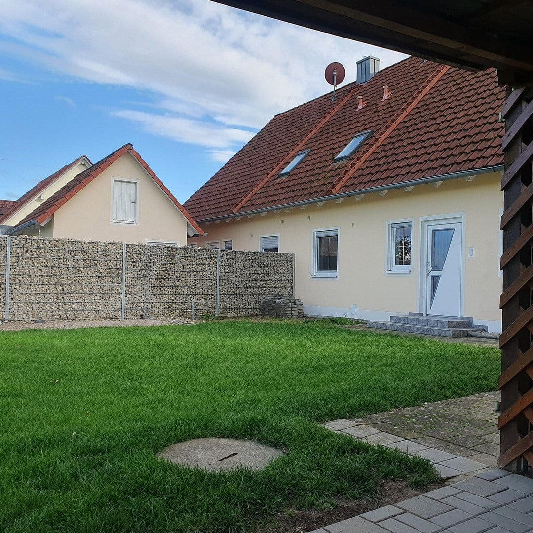 Prodej domu 125 m², pozemek 425 m², Pettenkofer Str. 21, Weichering OT Lichtenau, Bavorsko Prodej domu 125 m², pozemek 425 m², Pettenkofer Str. 21, Weichering OT Lichtenau, Bavorsko
