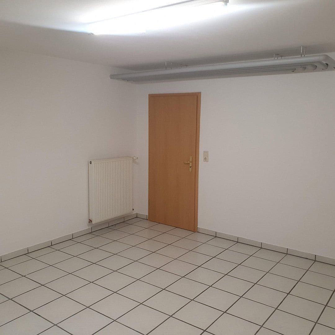 Prodej domu 125 m², pozemek 425 m², Pettenkofer Str. 21, Weichering OT Lichtenau, Bavorsko Prodej domu 125 m², pozemek 425 m², Pettenkofer Str. 21, Weichering OT Lichtenau, Bavorsko