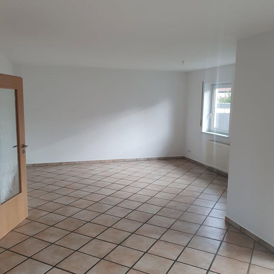 Prodej domu 125 m², pozemek 425 m², Pettenkofer Str. 21, Weichering OT Lichtenau, Bavorsko Prodej domu 125 m², pozemek 425 m², Pettenkofer Str. 21, Weichering OT Lichtenau, Bavorsko