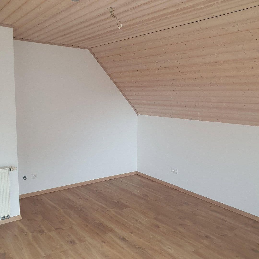 Prodej domu 125 m², pozemek 425 m², Pettenkofer Str. 21, Weichering OT Lichtenau, Bavorsko Prodej domu 125 m², pozemek 425 m², Pettenkofer Str. 21, Weichering OT Lichtenau, Bavorsko