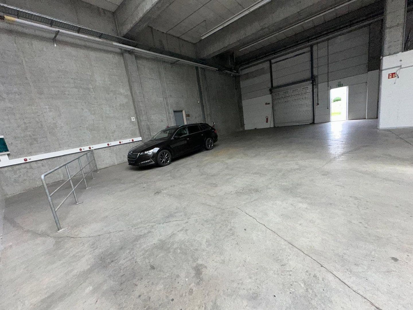 Pronájem nebytového prostoru 22.000 m², Steinbergstr. 3, Leipzig, Leipzig OT Holzhausen, Sasko Pronájem nebytového prostoru 22.000 m², Steinbergstr. 3, Leipzig, Leipzig OT Holzhausen, Sasko