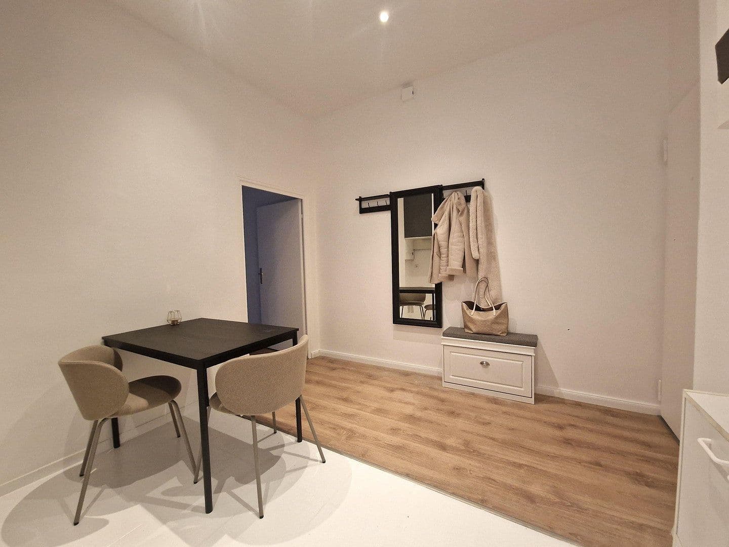 Pronájem bytu 1+1 35 m², Winstrasse 5, Berlin, Berlín Pronájem bytu 1+1 35 m², Winstrasse 5, Berlin, Berlín