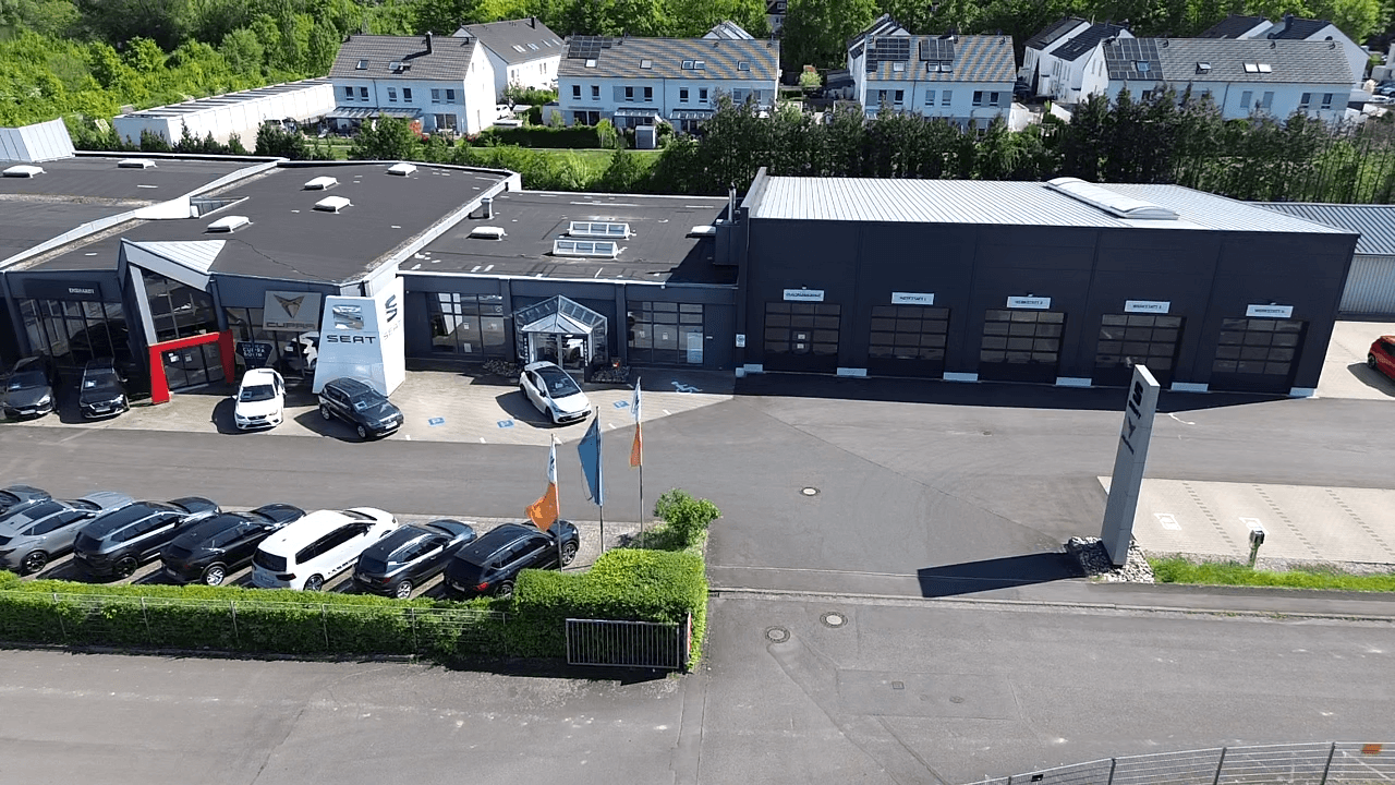 Prodej nebytového prostoru 6.900 m², Gewerbestrasse 2-4, Zell am Main, Bavorsko Prodej nebytového prostoru 6.900 m², Gewerbestrasse 2-4, Zell am Main, Bavorsko