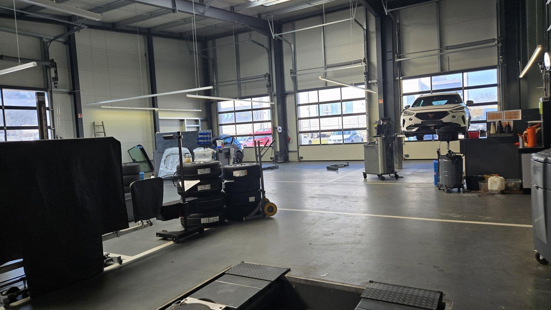 Prodej nebytového prostoru 6.900 m², Gewerbestrasse 2-4, Zell am Main, Bavorsko Prodej nebytového prostoru 6.900 m², Gewerbestrasse 2-4, Zell am Main, Bavorsko