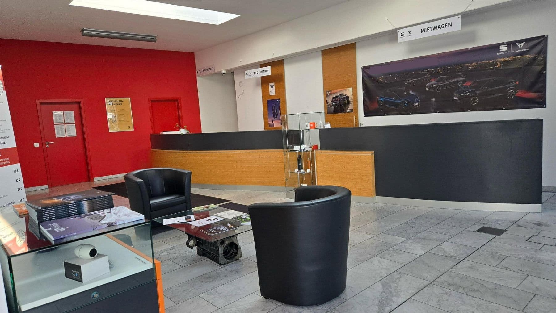 Prodej nebytového prostoru 6.900 m², Gewerbestrasse 2-4, Zell am Main, Bavorsko Prodej nebytového prostoru 6.900 m², Gewerbestrasse 2-4, Zell am Main, Bavorsko
