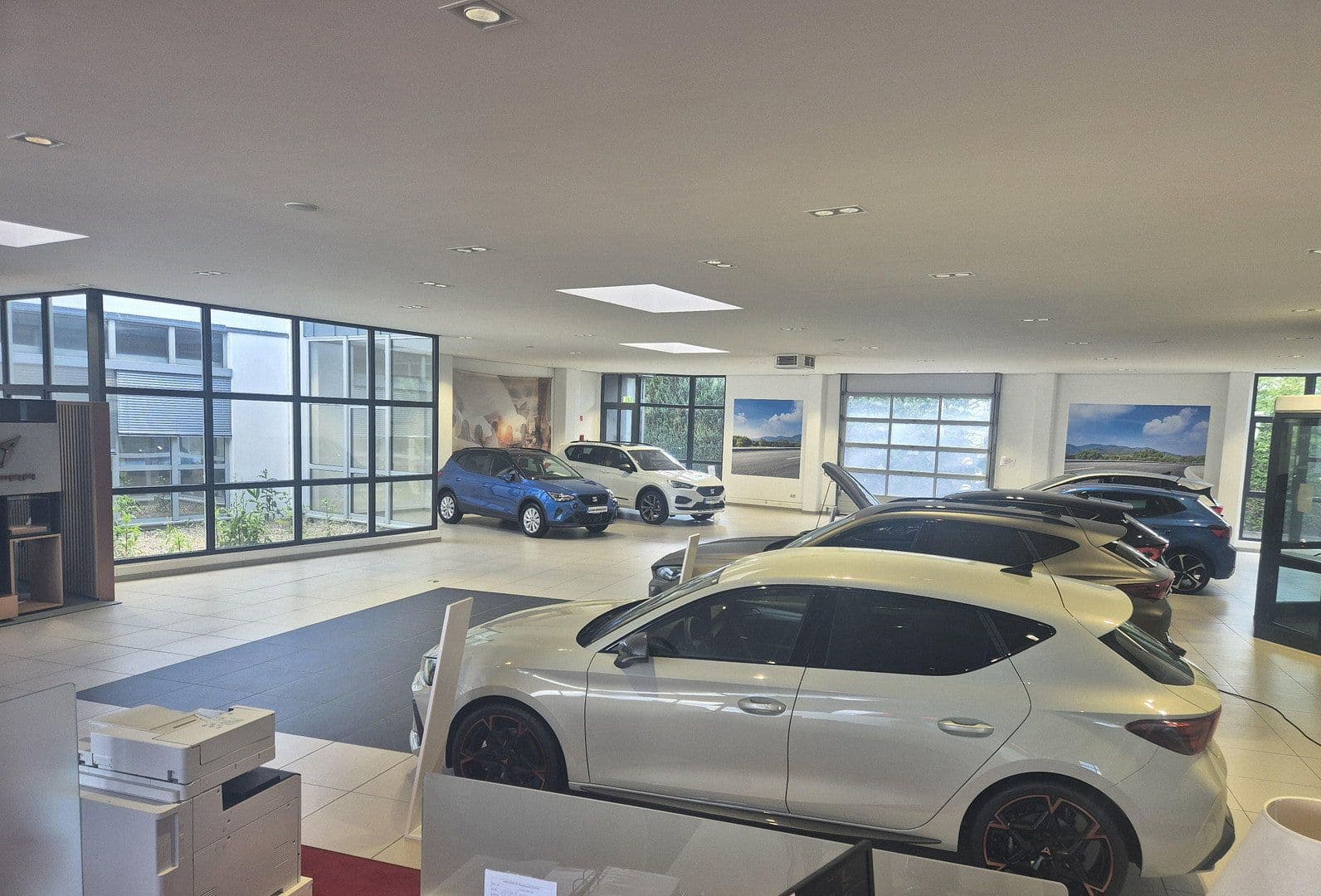 Prodej nebytového prostoru 6.900 m², Gewerbestrasse 2-4, Zell am Main, Bavorsko Prodej nebytového prostoru 6.900 m², Gewerbestrasse 2-4, Zell am Main, Bavorsko