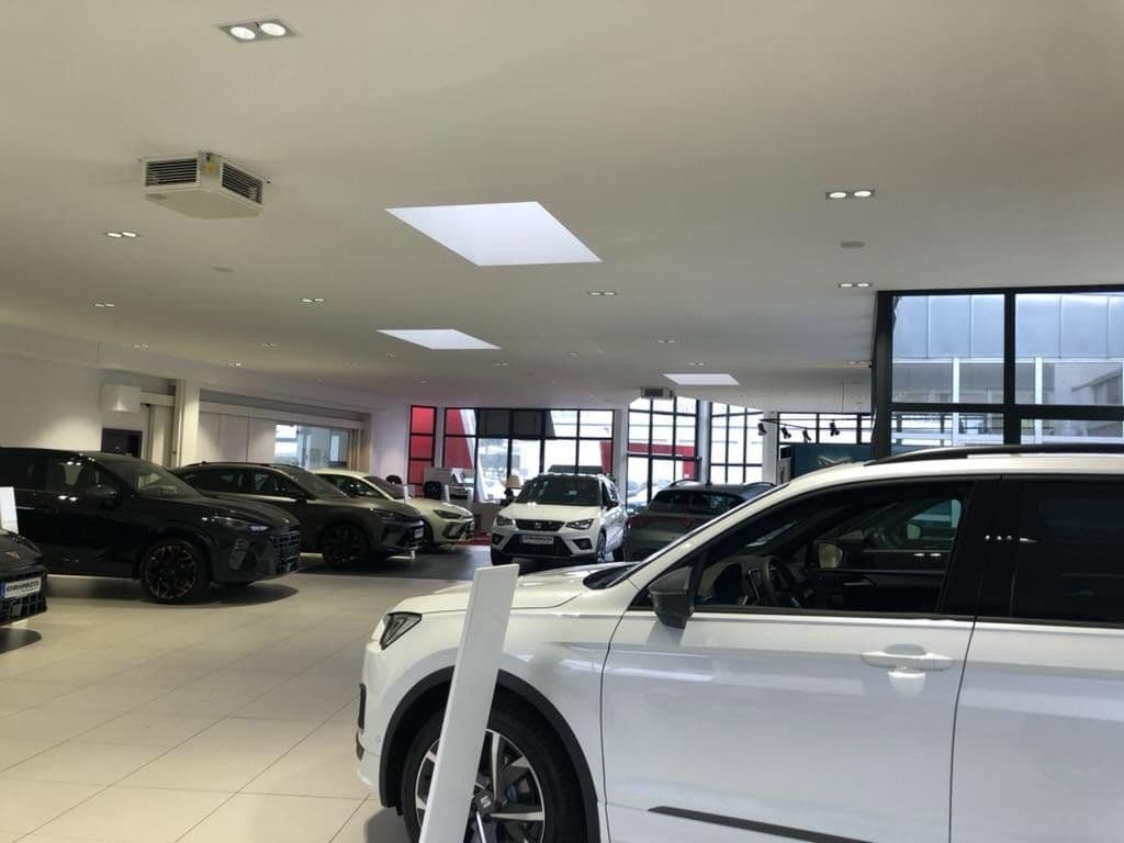 Prodej nebytového prostoru 6.900 m², Gewerbestrasse 2-4, Zell am Main, Bavorsko Prodej nebytového prostoru 6.900 m², Gewerbestrasse 2-4, Zell am Main, Bavorsko