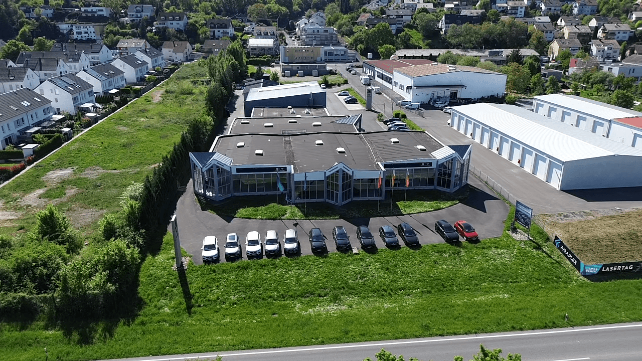 Prodej nebytového prostoru 6.900 m², Gewerbestrasse 2-4, Zell am Main, Bavorsko Prodej nebytového prostoru 6.900 m², Gewerbestrasse 2-4, Zell am Main, Bavorsko