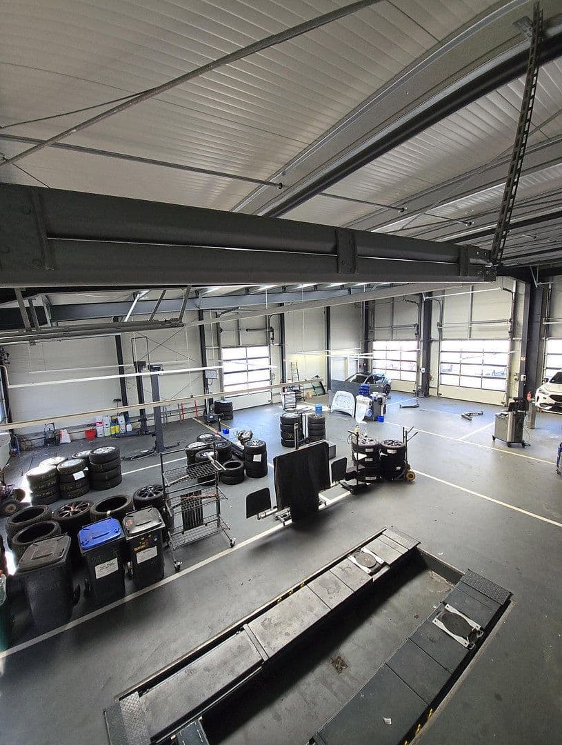 Prodej nebytového prostoru 6.900 m², Gewerbestrasse 2-4, Zell am Main, Bavorsko Prodej nebytového prostoru 6.900 m², Gewerbestrasse 2-4, Zell am Main, Bavorsko