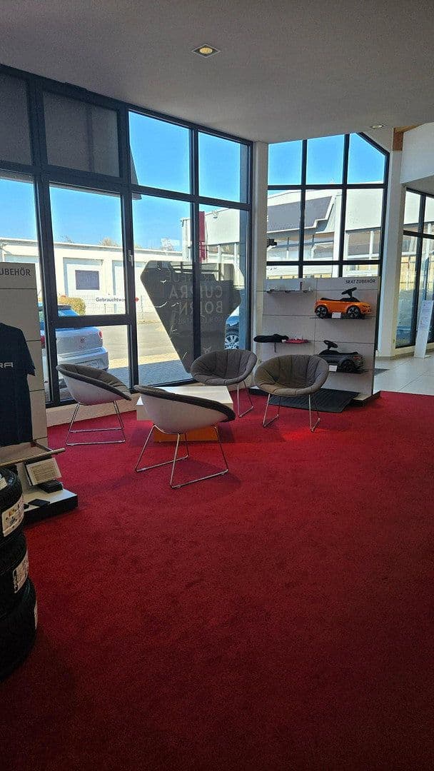 Prodej nebytového prostoru 6.900 m², Gewerbestrasse 2-4, Zell am Main, Bavorsko Prodej nebytového prostoru 6.900 m², Gewerbestrasse 2-4, Zell am Main, Bavorsko