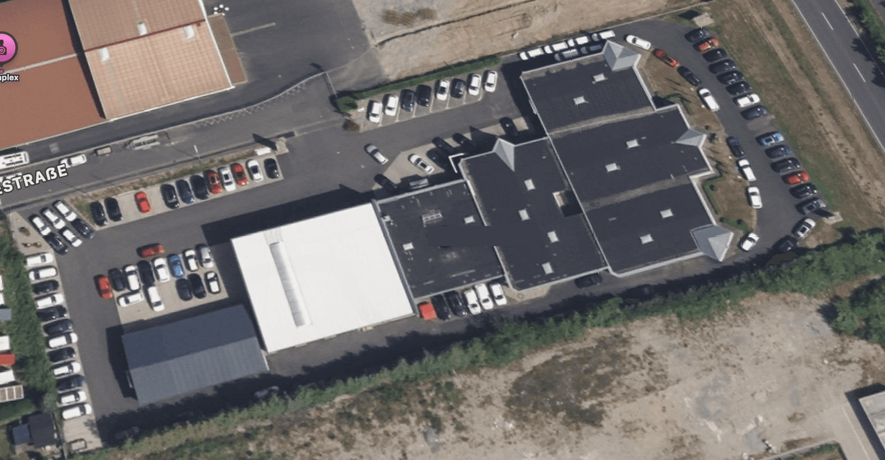 Prodej nebytového prostoru 6.900 m², Gewerbestrasse 2-4, Zell am Main, Bavorsko Prodej nebytového prostoru 6.900 m², Gewerbestrasse 2-4, Zell am Main, Bavorsko