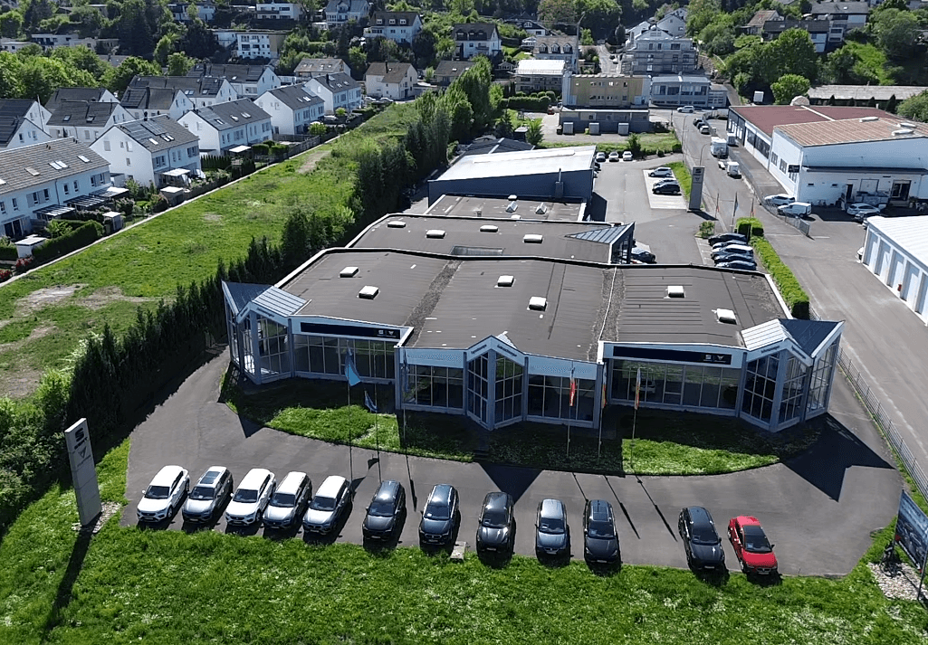 Prodej nebytového prostoru 6.900 m², Gewerbestrasse 2-4, Zell am Main, Bavorsko Prodej nebytového prostoru 6.900 m², Gewerbestrasse 2-4, Zell am Main, Bavorsko