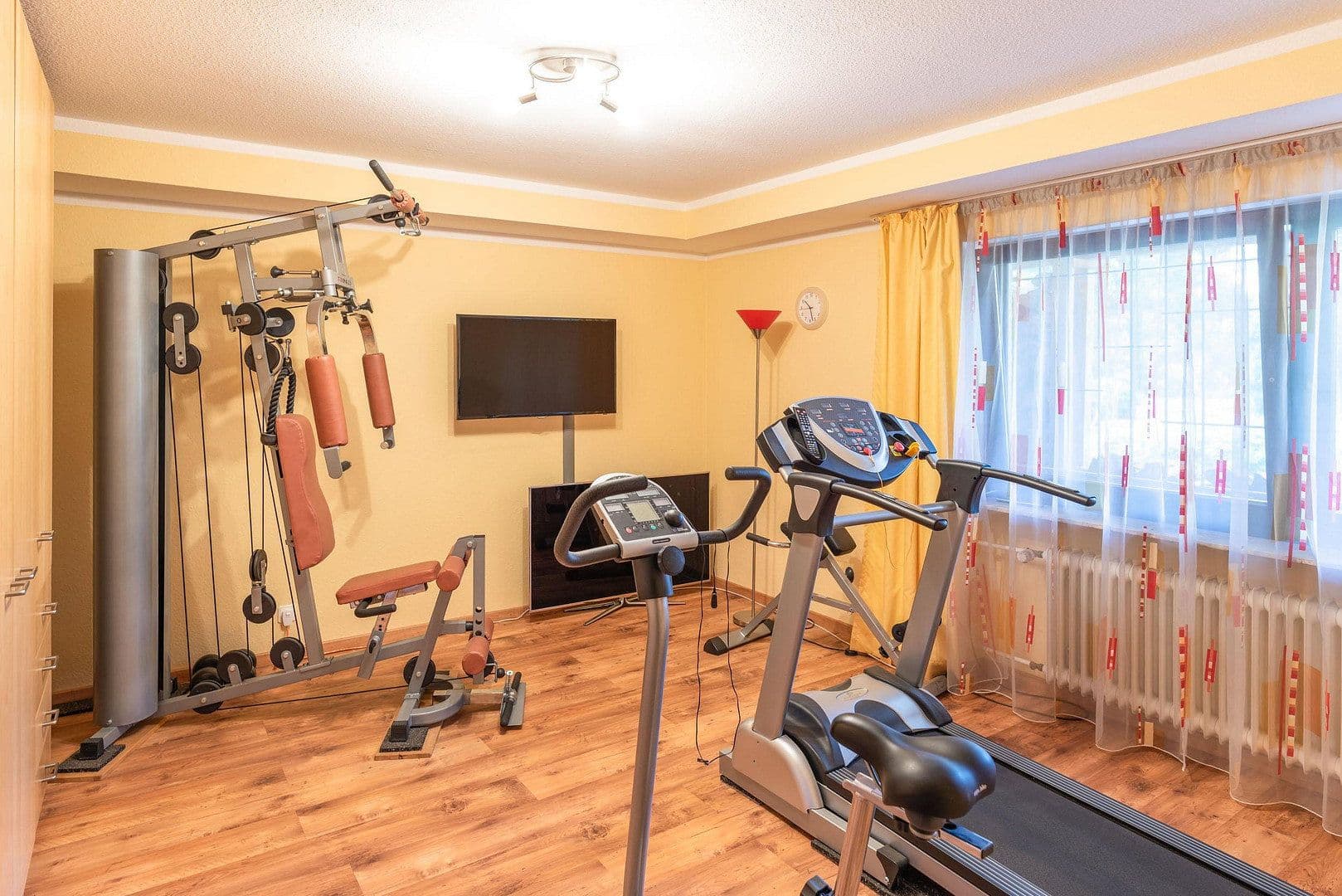 Prodej domu 330 m², pozemek 1.041 m², Erlangen, Bavorsko Prodej domu 330 m², pozemek 1.041 m², Erlangen, Bavorsko