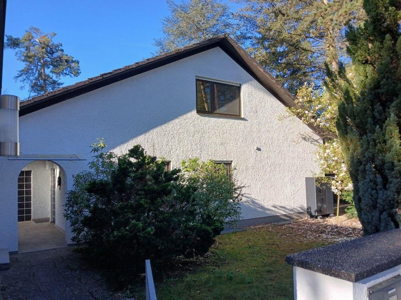 Prodej domu 330 m², pozemek 1.041 m², Erlangen, Bavorsko Prodej domu 330 m², pozemek 1.041 m², Erlangen, Bavorsko