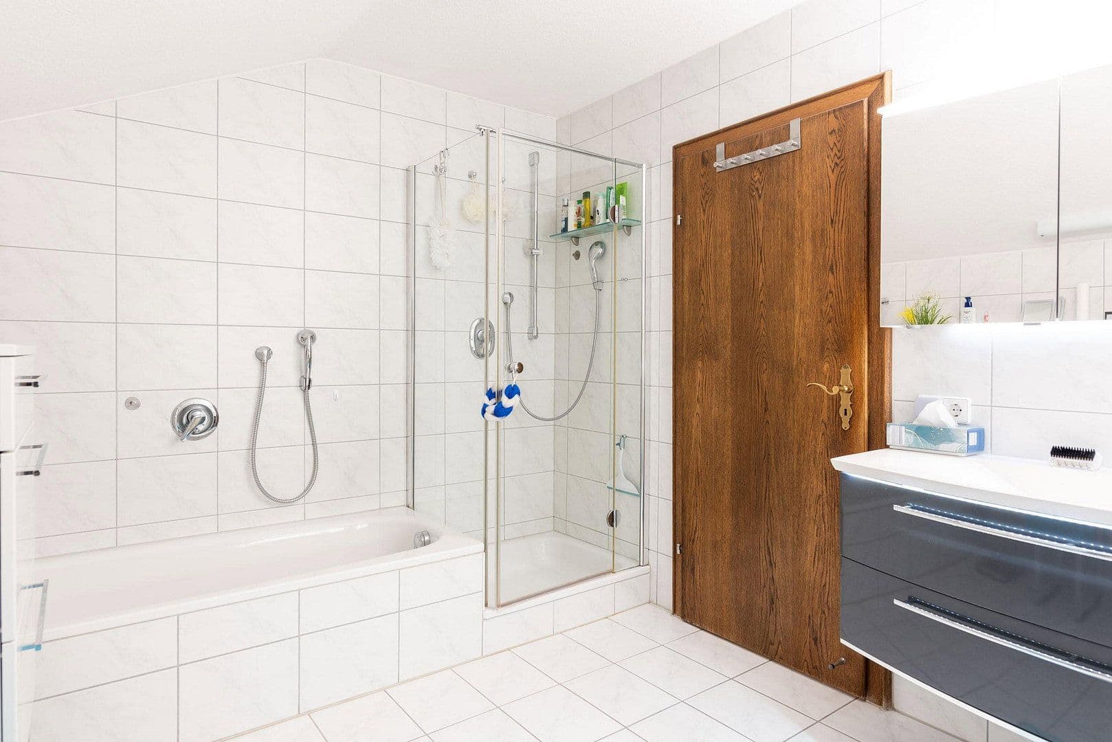 Prodej domu 330 m², pozemek 1.041 m², Erlangen, Bavorsko Prodej domu 330 m², pozemek 1.041 m², Erlangen, Bavorsko