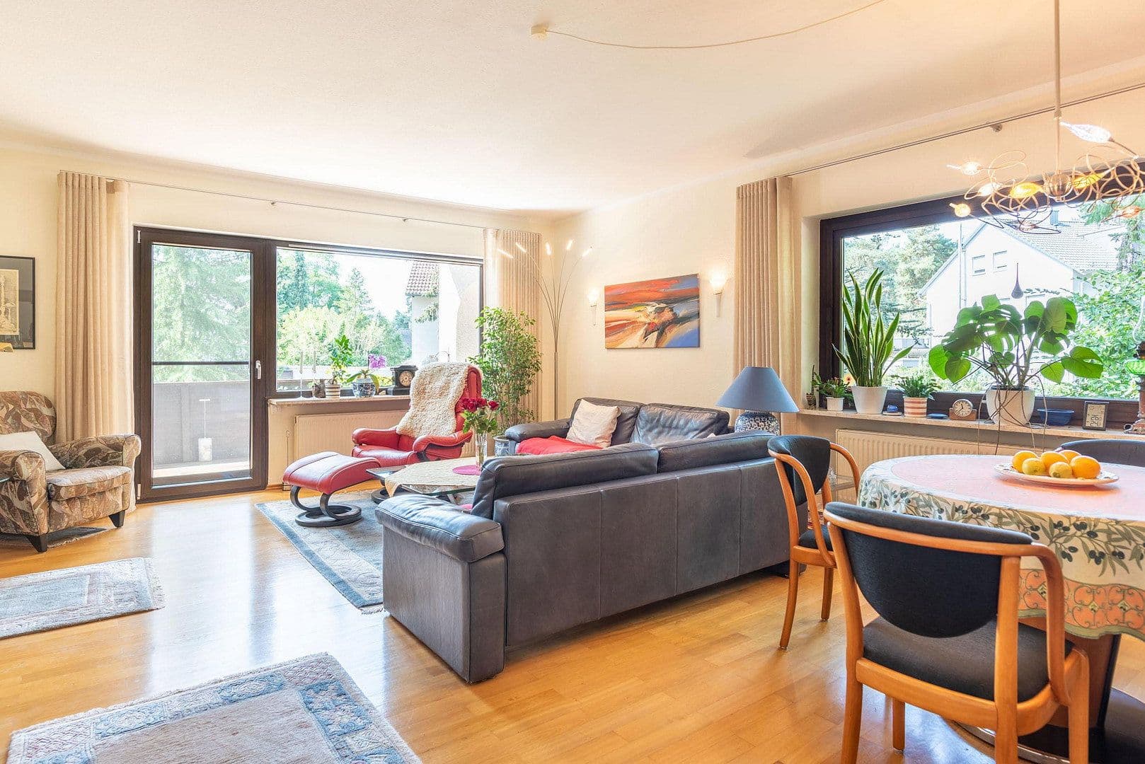Prodej domu 330 m², pozemek 1.041 m², Erlangen, Bavorsko Prodej domu 330 m², pozemek 1.041 m², Erlangen, Bavorsko