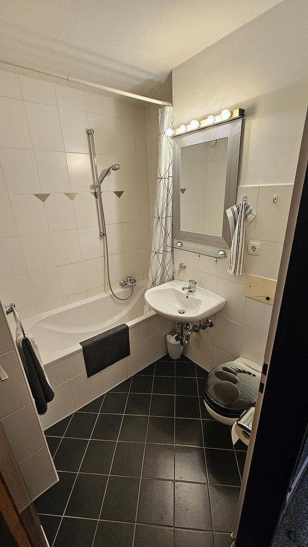Pronájem bytu 1+1 30 m², Norikerstraße 19, Nürnberg, Bavorsko Pronájem bytu 1+1 30 m², Norikerstraße 19, Nürnberg, Bavorsko
