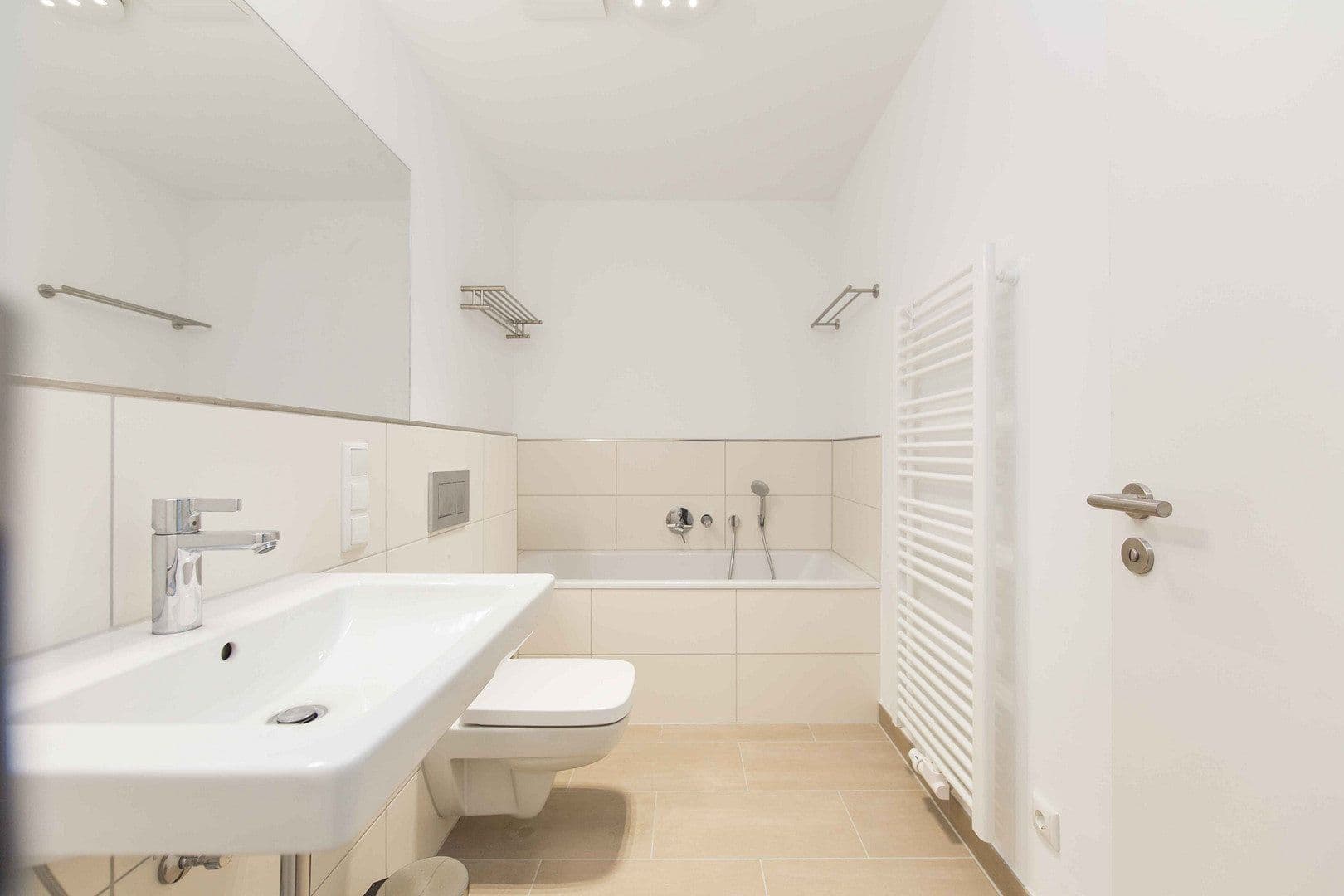 Pronájem bytu 3+1 85 m², Berlin, Berlín Pronájem bytu 3+1 85 m², Berlin, Berlín