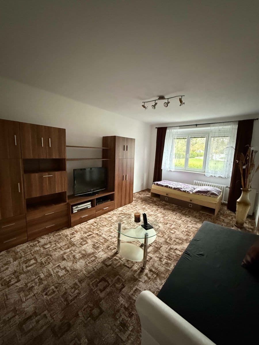 Pronájem bytu 1+1 37 m², Kralupská, Brandýs nad Labem-Stará Boleslav, Středočeský kraj Pronájem bytu 1+1 37 m², Kralupská, Brandýs nad Labem-Stará Boleslav, Středočeský kraj