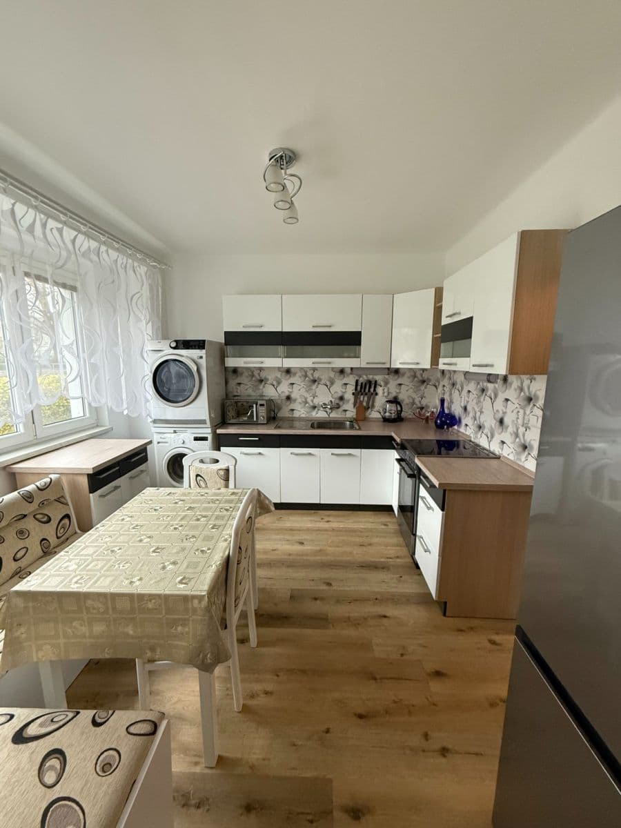 Pronájem bytu 1+1 37 m², Kralupská, Brandýs nad Labem-Stará Boleslav, Středočeský kraj Pronájem bytu 1+1 37 m², Kralupská, Brandýs nad Labem-Stará Boleslav, Středočeský kraj