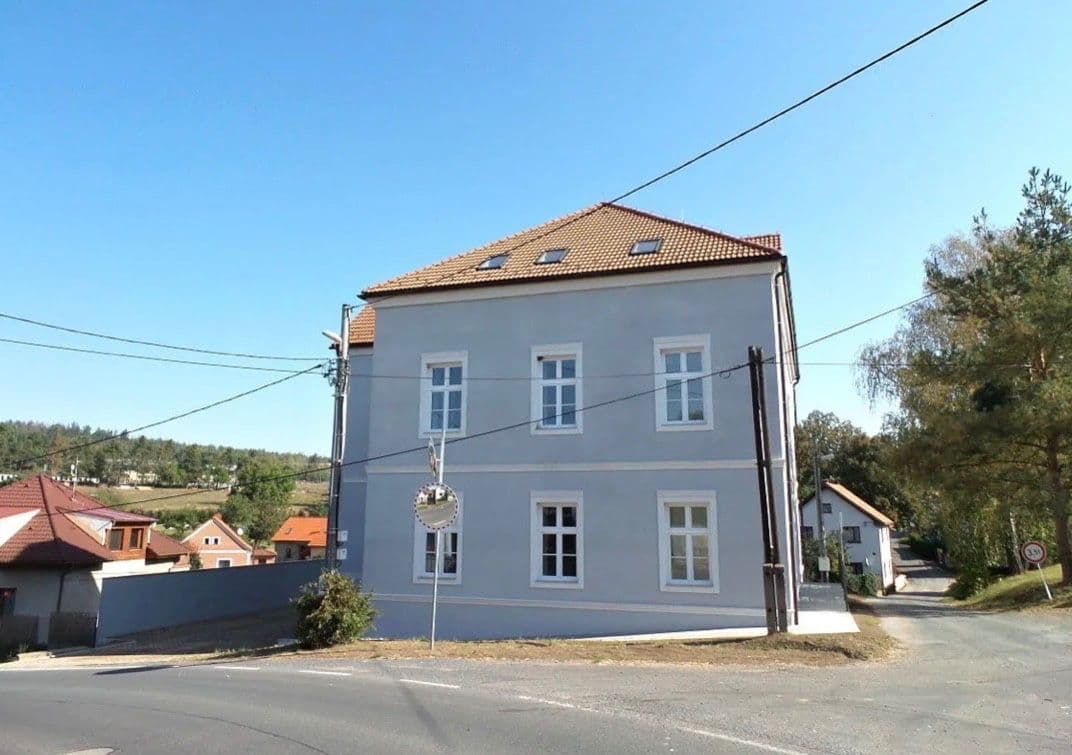 Pronájem bytu 3+kk 54 m², Daleké Dušníky, Středočeský kraj Pronájem bytu 3+kk 54 m², Daleké Dušníky, Středočeský kraj