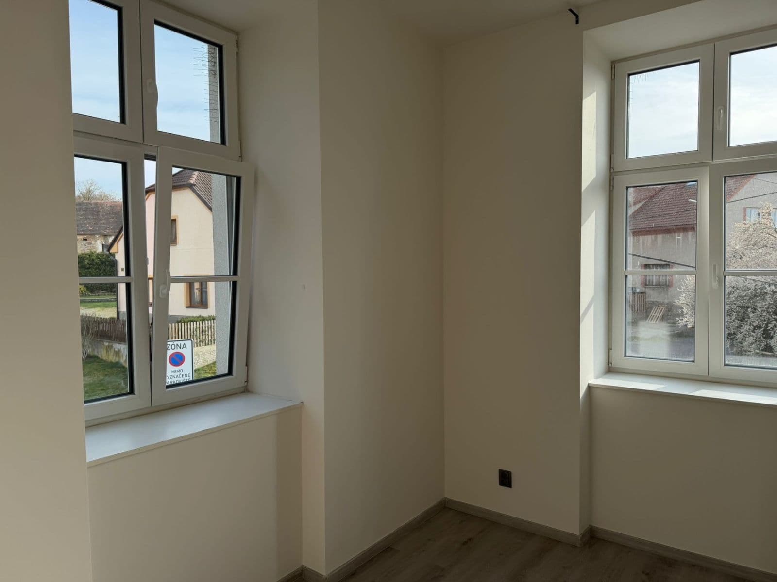 Pronájem bytu 3+kk 54 m², Daleké Dušníky, Středočeský kraj Pronájem bytu 3+kk 54 m², Daleké Dušníky, Středočeský kraj