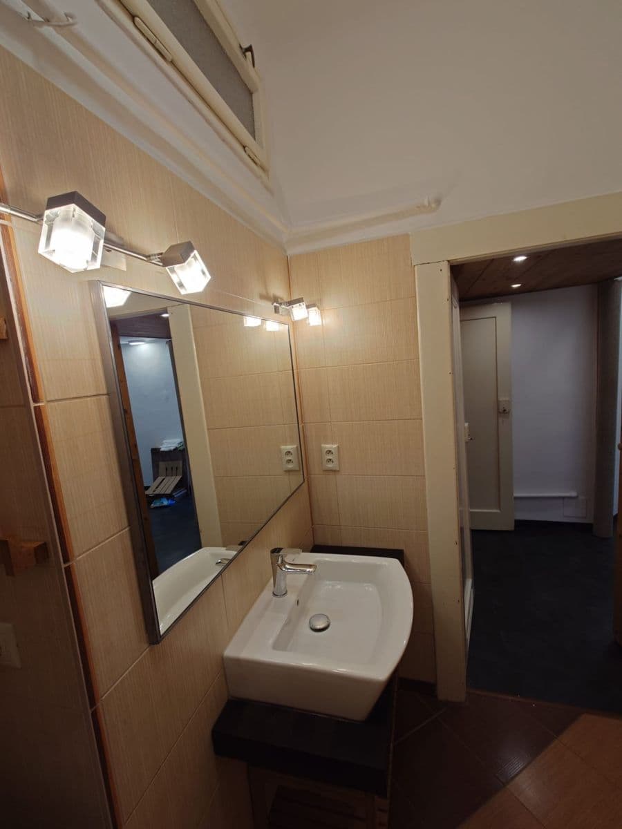 Pronájem bytu 1+1 44 m², Radhošťská, Praha, Praha Pronájem bytu 1+1 44 m², Radhošťská, Praha, Praha