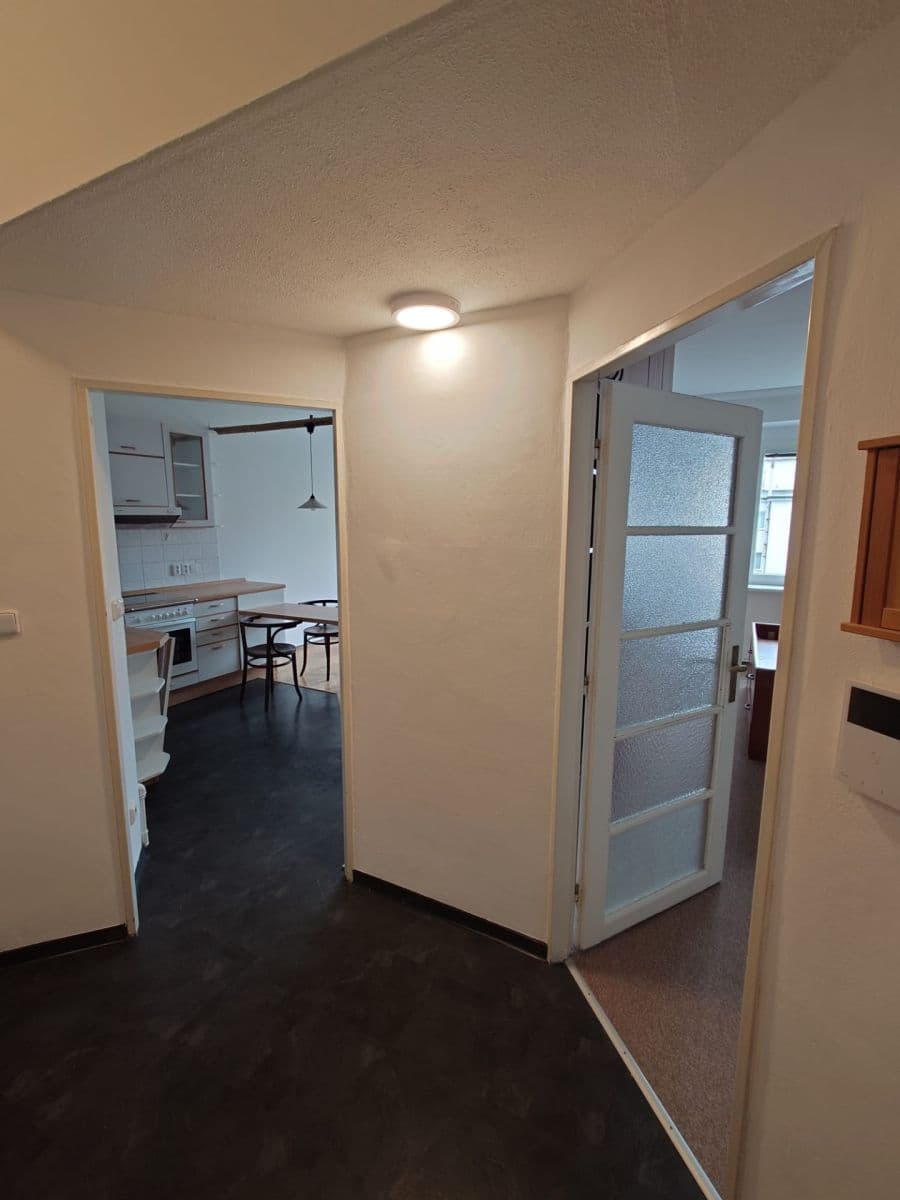 Pronájem bytu 1+1 44 m², Radhošťská, Praha, Praha Pronájem bytu 1+1 44 m², Radhošťská, Praha, Praha