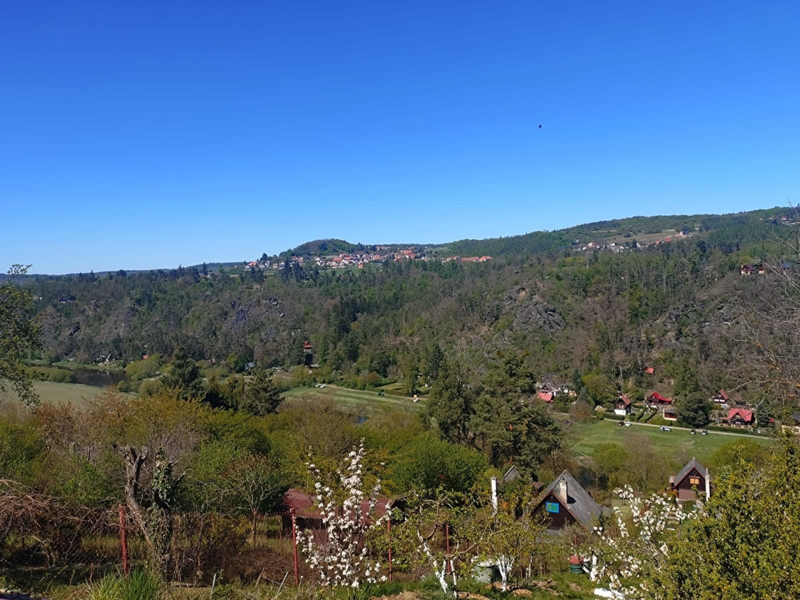 Prodej chaty, chalupy 33 m², pozemek 953 m², Račice, Středočeský kraj Prodej chaty, chalupy 33 m², pozemek 953 m², Račice, Středočeský kraj