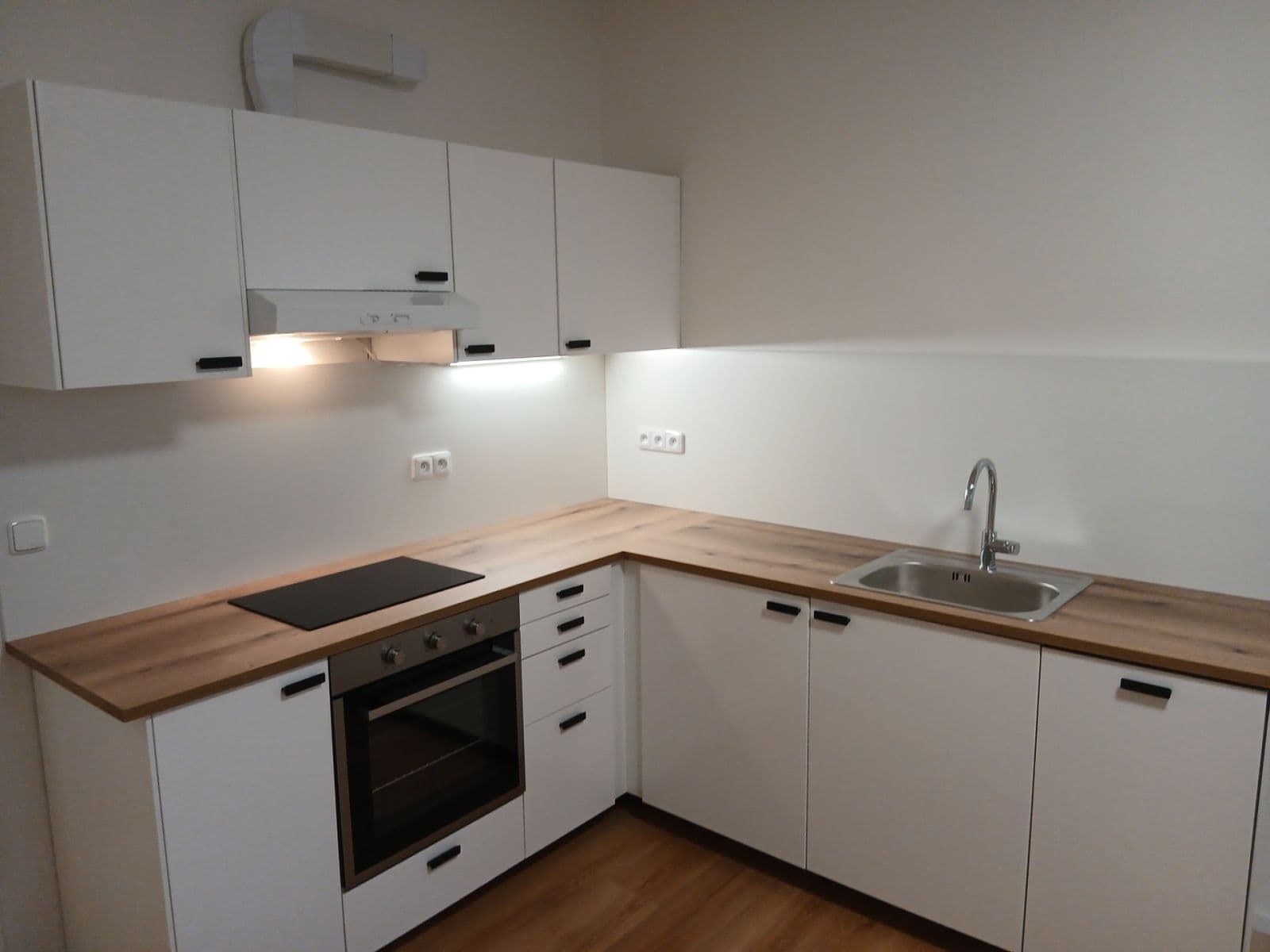 Pronájem bytu 2+kk 34 m², Českomoravská, Praha, Praha Pronájem bytu 2+kk 34 m², Českomoravská, Praha, Praha