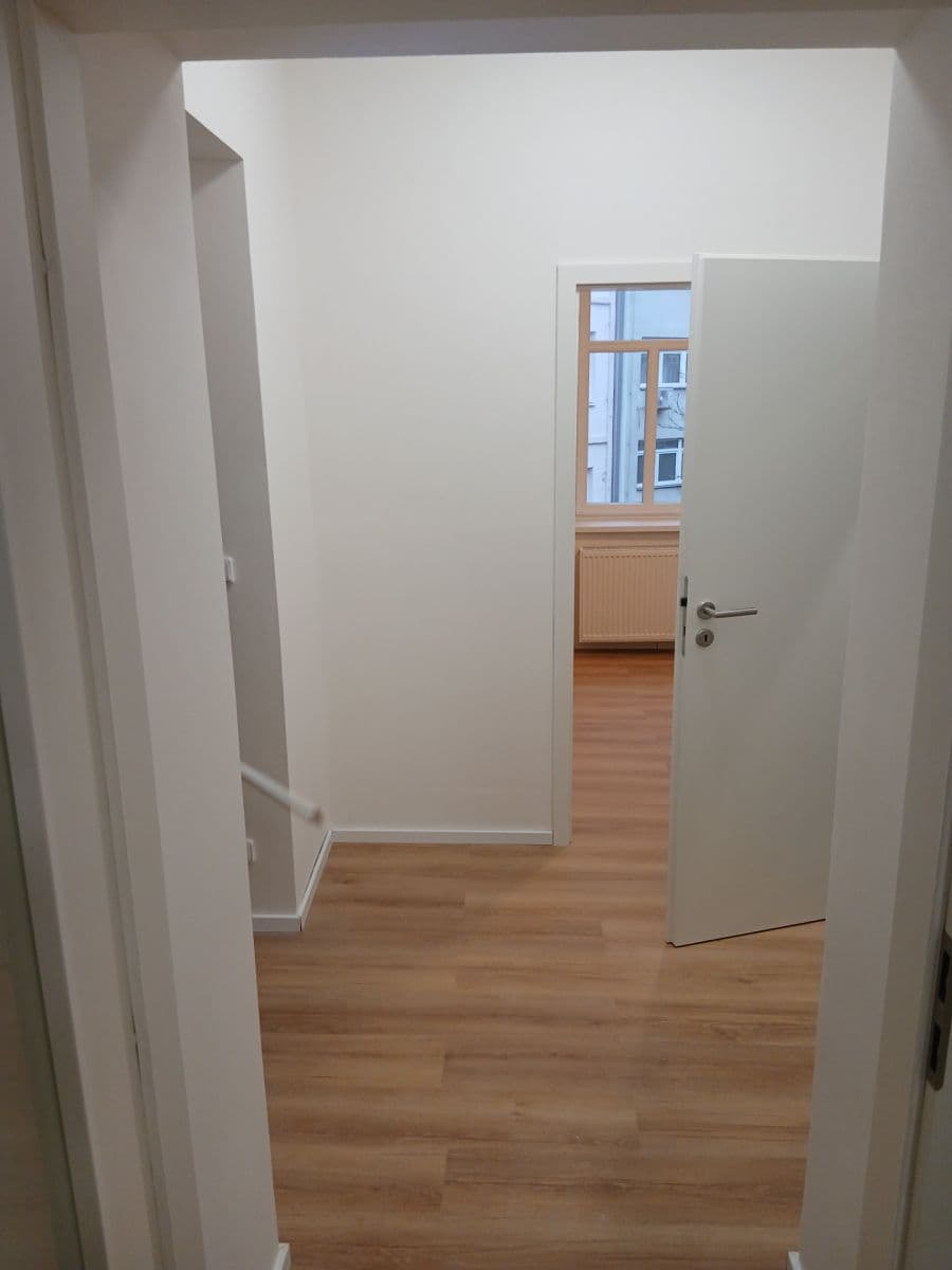 Pronájem bytu 2+kk 34 m², Českomoravská, Praha, Praha Pronájem bytu 2+kk 34 m², Českomoravská, Praha, Praha